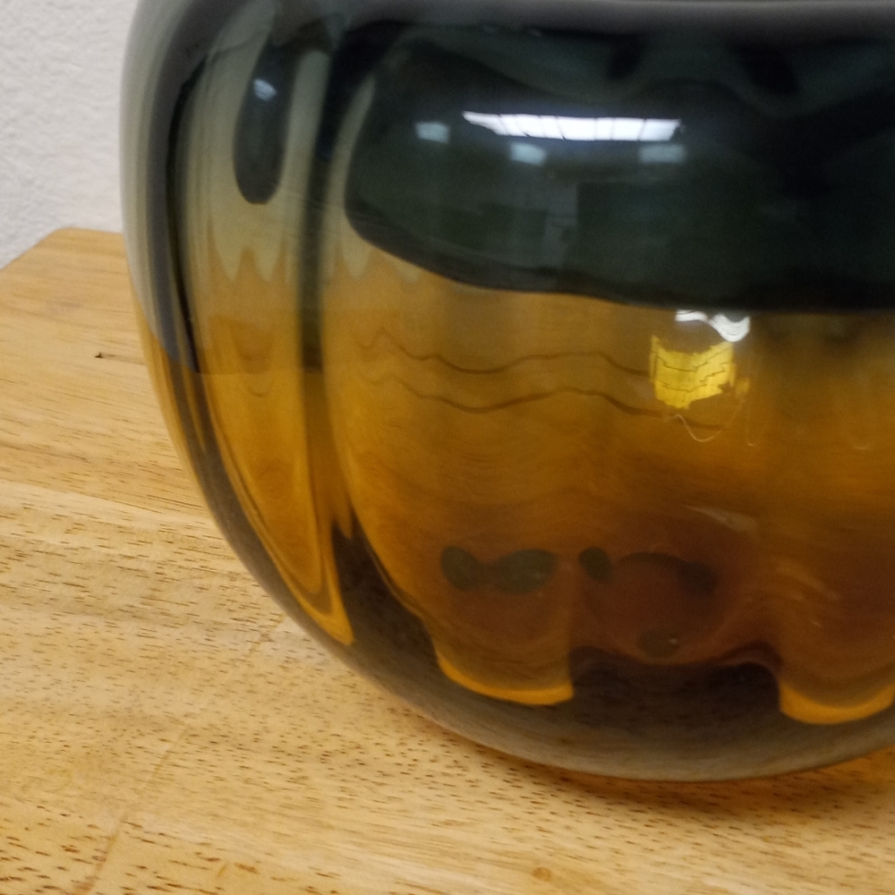 Lrg Ombre Olive Green to Gold Scandinavian Glass Bowl. - Picture 2 of 5